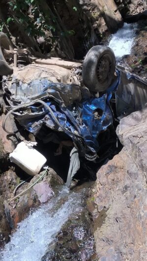 Caída de vehículo a barranco deja dos fallecidos en ruta La Paz Coroico