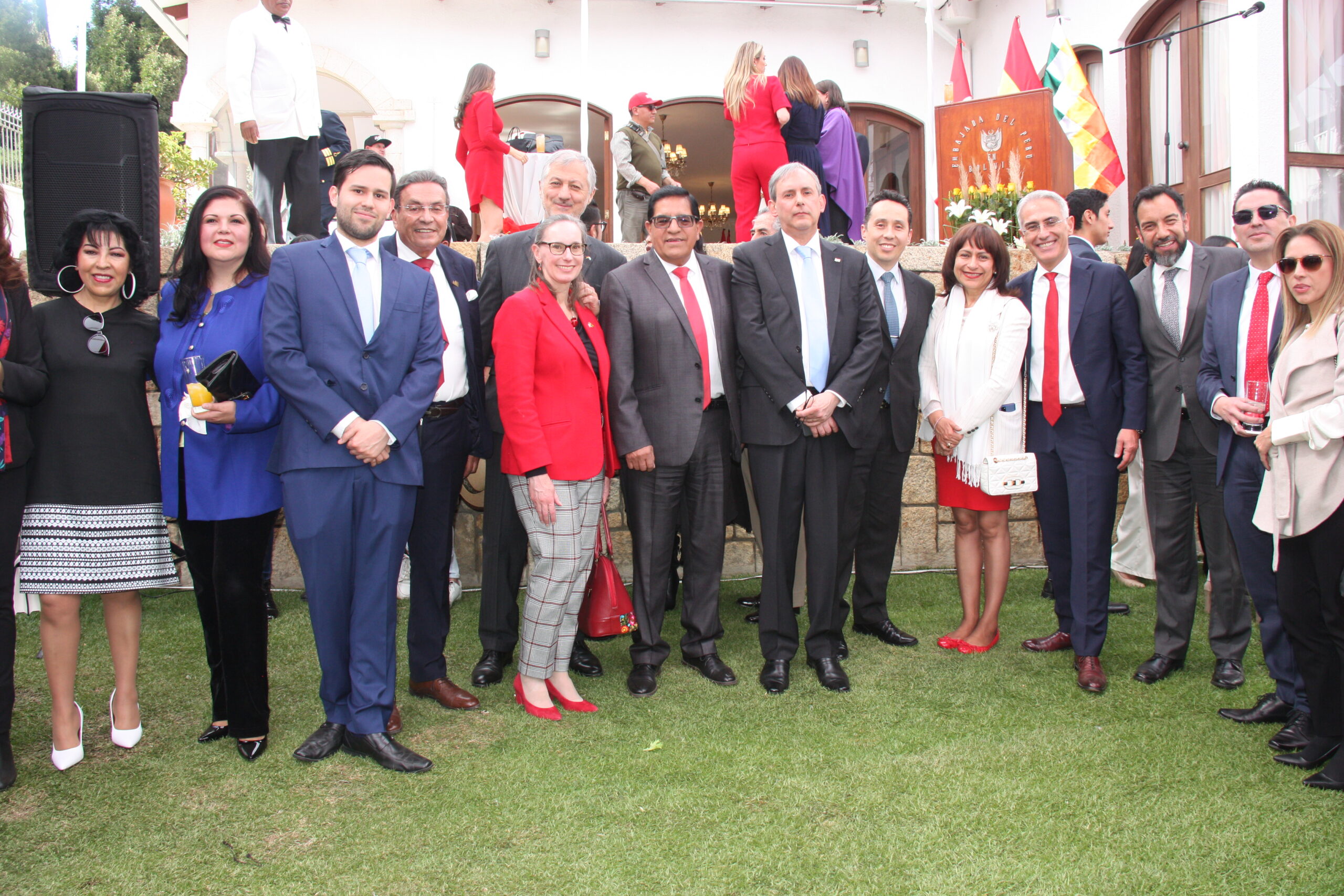 SUSANA GUTIÉRREZ, VANESSA RÍOS, DANIEL MARR, ROLANDO KEMPFF, MARCELO MASSONI, DEBRA HEVIA, JOEL RODRÍGUEZ, FERNANDO MARR, RAÙL PÈREZ, MIRIAM ESPARZA, ERTAN YALÇIN, EDUARDO SOSA, GUSTAVO JÁUREGUI Y PATRICIA JÁUREGUI.