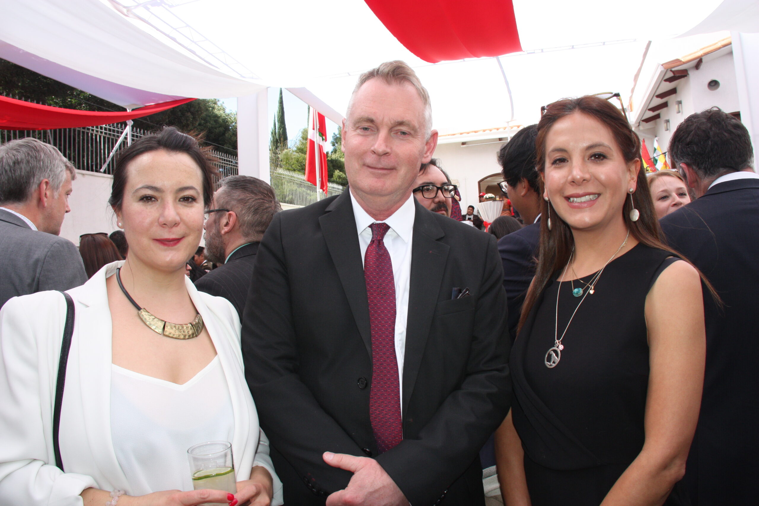 ANDREA HERRERA, PER-ANDERS ANDERSON Y XIMENA HERRERA.