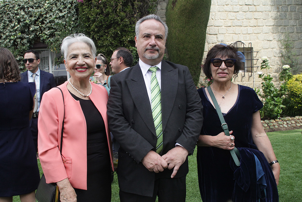 ELIZABETH AUZA, ARTURO AUZA Y MELA MÁRQUEZ.