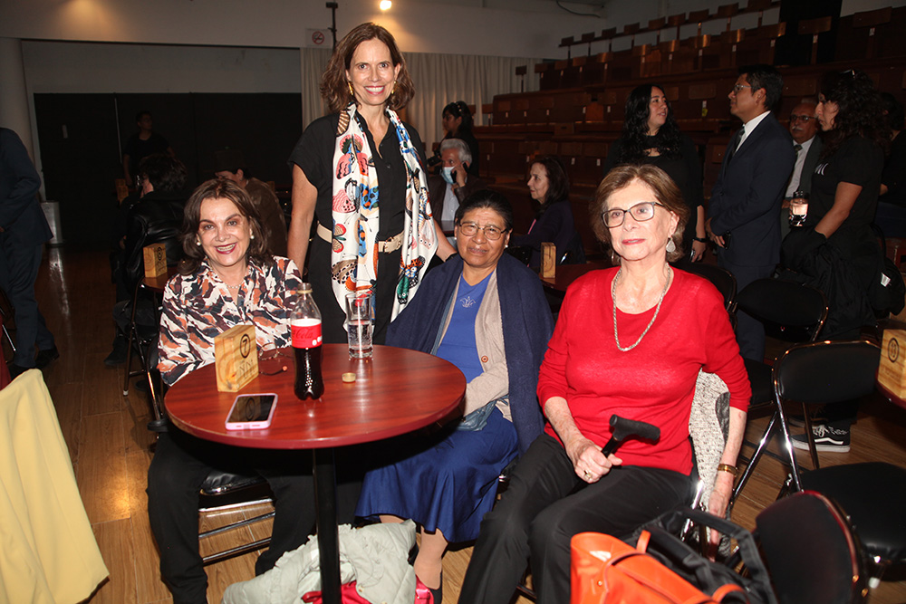 TATIANA APONTE, CECILIA CAMPERO, ROSA FLORES Y GLORIA ITURRALDE.